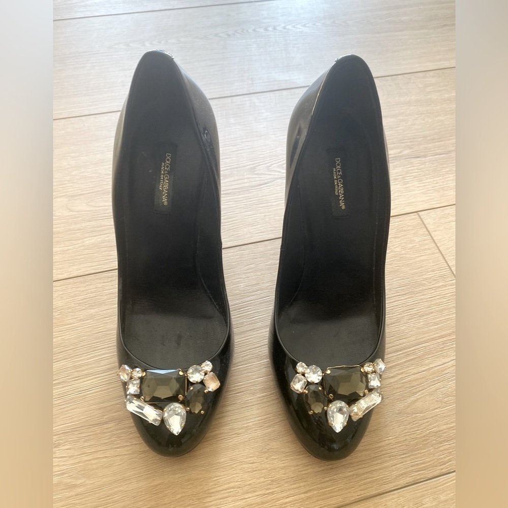 Dolce & Gabbana
Patent Leather Floral embellished Pumps size‎ 38